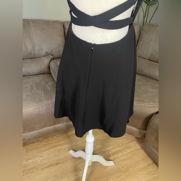 NWT LuLu’s Katrina LBD Black Strappy Skater Dress Large - Picture 10 of 12